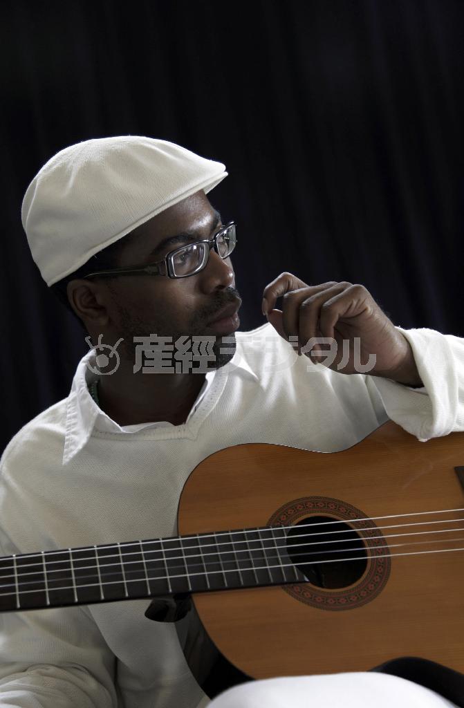 ブラジル出身のシンガー・ソングライター、チガナ・サンタナ（提供写真）