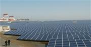 国内では大規模な太陽光発電計画が相次いでいる＝大分市