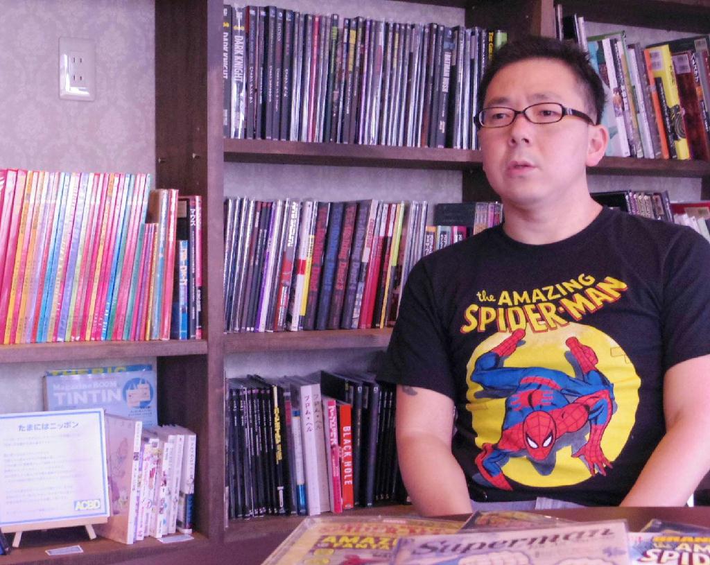 海外コミックカフェ「ＡＣＢＤ」の内尾由生弥さん。イベント参加者の４割は女性という＝東京都杉並区