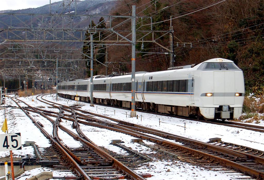名古屋へ急ぐしらさぎ（近江塩津駅）