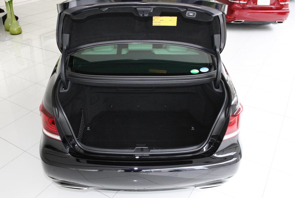 ＬＳ６００ｈのトランクルーム