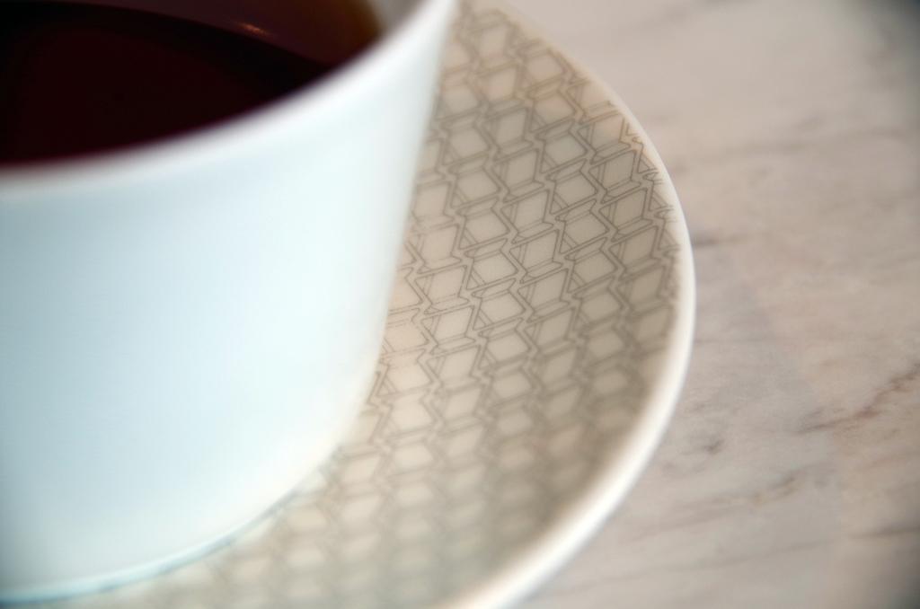 食器にも「スピンドルグリル」の模様があった