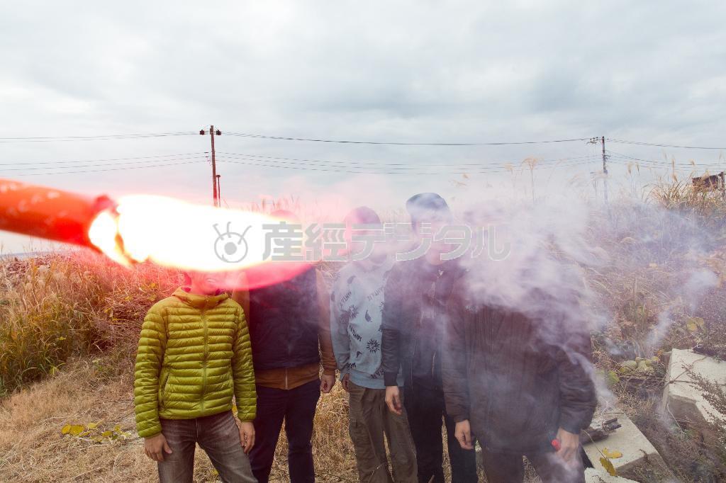 アーティスト、ｃｏｒｅｏｆｂｅｌｌｓ（コアオブベルズ）のメンバー＝２０１３年１２月８日（提供写真）