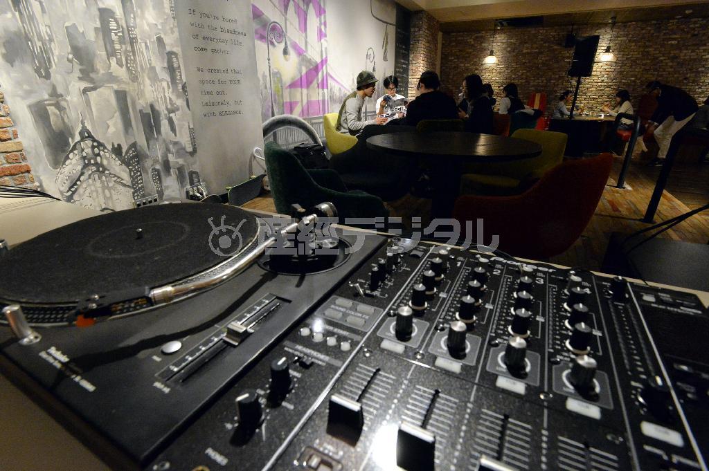 ステージではさまざまなライブのほか、ＤＪが活躍するクラブイベントも定期的に催されている…＝２０１４年４月２１日、大阪市中央区（沢野貴信撮影）