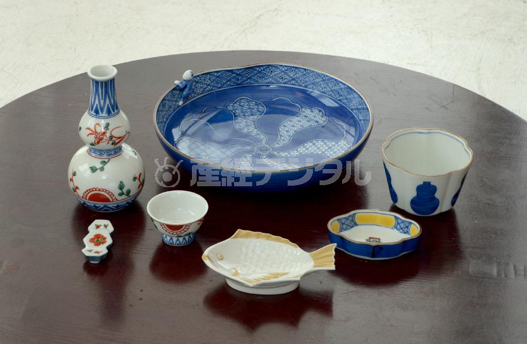 上出長右衛門窯の絵皿（大山実撮影）