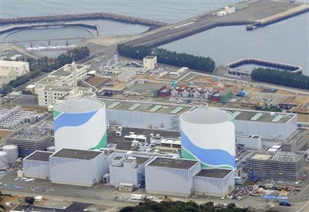 九州電力の川内原発１号機（左）と２号機。再稼働に向け、原子力規制委員会の安全審査を受けている＝鹿児島県薩摩川内市