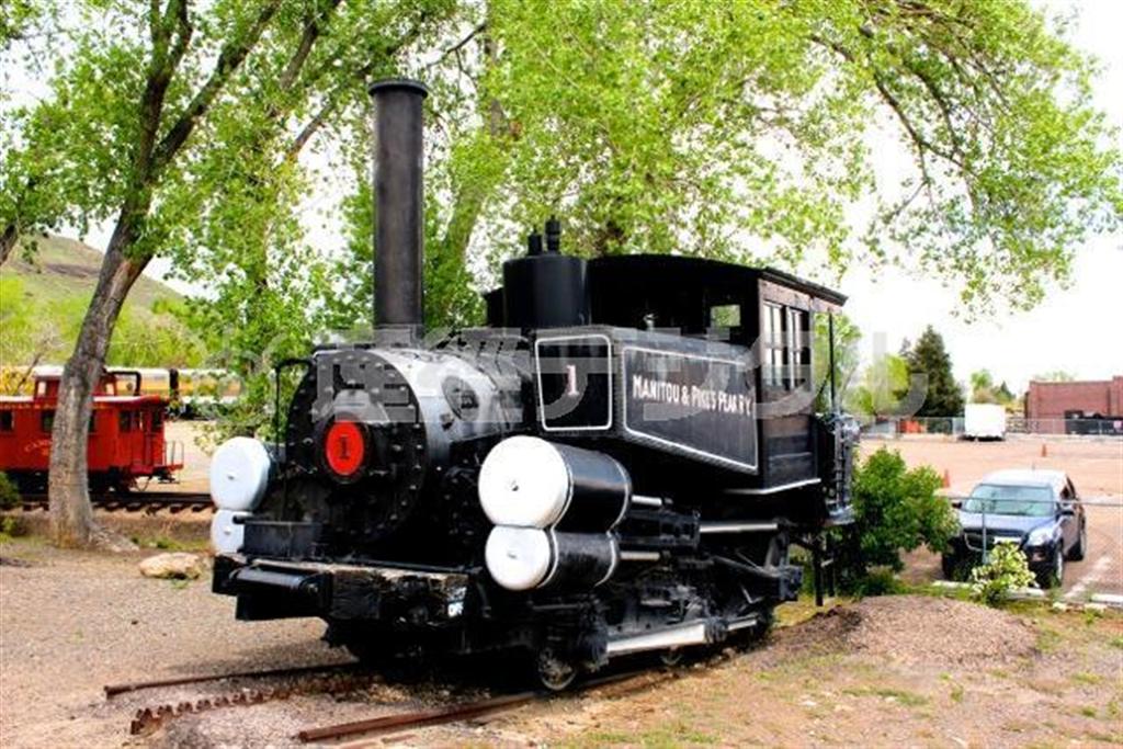 初代のパイクスピーク・コグ鉄道。ラック式レールも当時のも