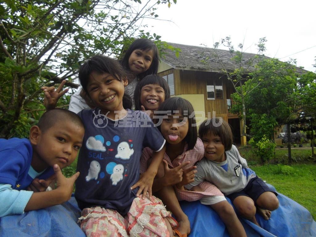 「ミンダナオ子ども図書館（ＭＣＬ）」で暮らす子供たち＝２０１３年６月６日、フィリピン・ミンダナオ島（山下元気さん撮影）