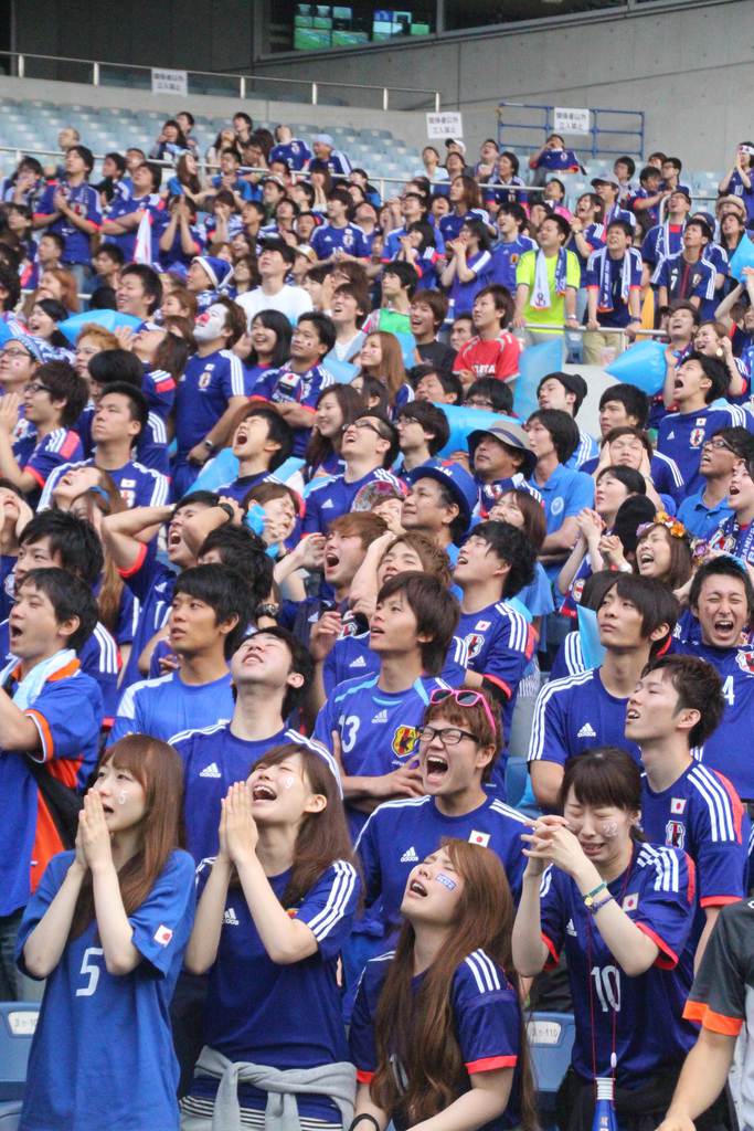 先制を許し落胆するサポーター＝さいたま市緑区の埼玉スタジアム