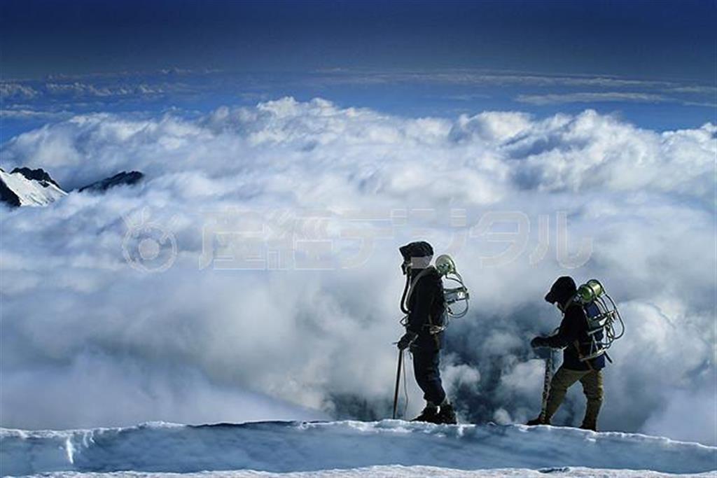映画「ビヨンド・ザ・エッジ＿歴史を変えたエベレスト初登頂」（リアン・プーリー監督兼脚本）。６月２８日公開（ポイントセット提供）。（Ｃ）２０１３＿ＧＦＣ（Ｅｖｅｒｅｓｔ）Ｌｔｄ＿Ａｌｌ＿Ｒｉｇｈｔｓ＿Ｒｅｓｅｒｖｅｄ