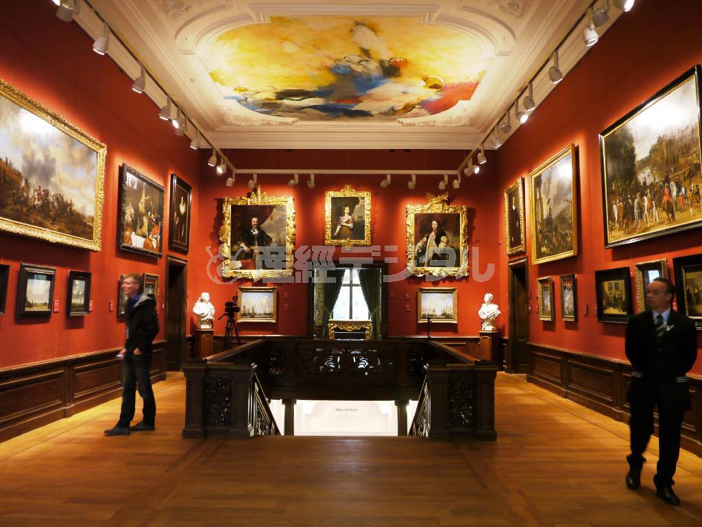 約２年間に及ぶ改装工事を終えたマウリッツハイス美術館の２階広間＝２０１４年６月１９日、オランダ・ハーグ（内藤泰朗撮影）