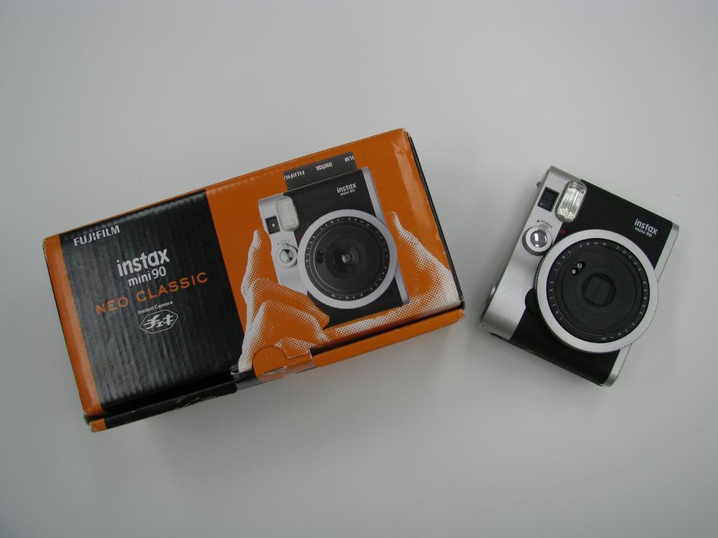 クラシックなデザインの「チェキｉｎｓｔａｘｍｉｎｉ９０ネオクラシック」