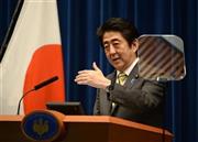 記者会見する安倍晋三（しんぞう）首相＝２０１４年６月２４日、首相官邸（川口良介撮影）