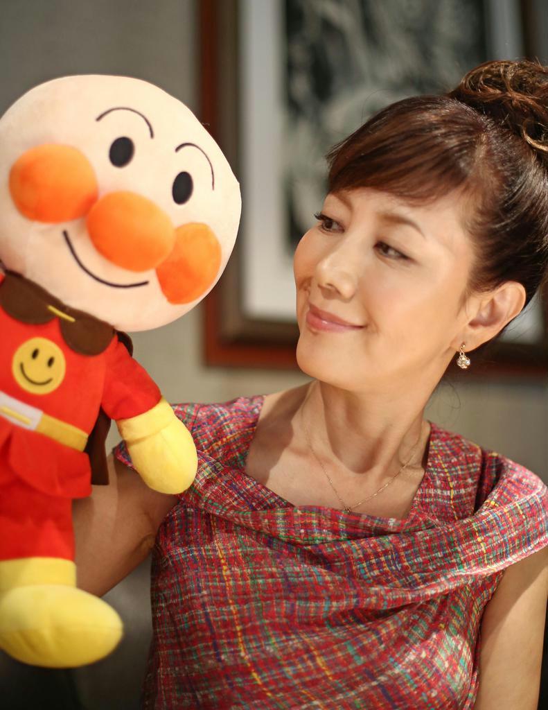 「アンパンマンのやさしさがとてもよく伝わる作品です」と話す戸田恵子（大里直也撮影）