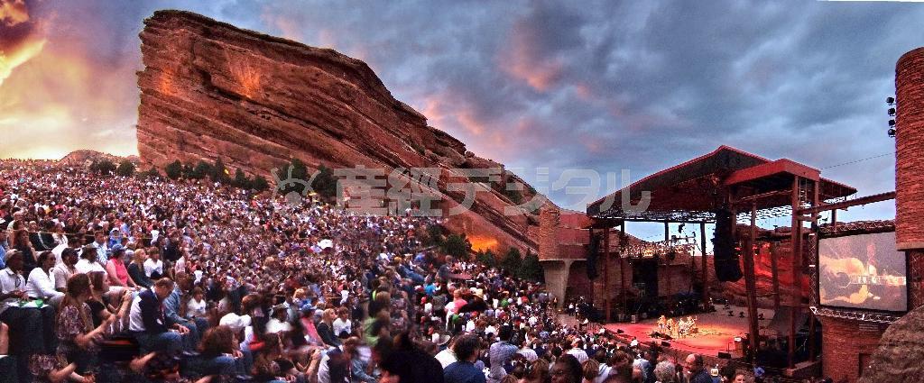 夕暮れのレッド・ロックス野外円形劇場＝米コロラド州コロラドスプリングズ（Ｓｔｅｖｅ＿Ｃｒｅｃｅｌｉｕｓさん撮影、提供写真）