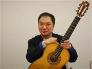 日本のギター界を牽引する中堅を代表する一人、鈴木大介さん＝２０１４年５月１９日（平末広撮影）