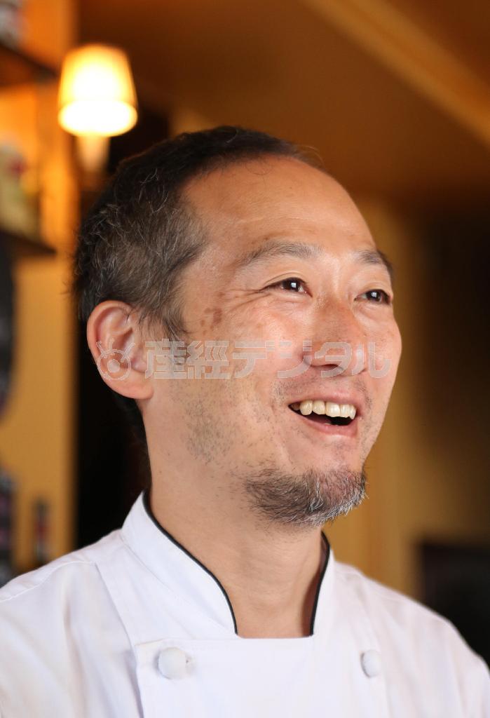「京都で予約の取れない店をめざしたい」と抱負を語るオーナーシェフの大川隆氏＝２０１４年６月１１日、京都市中京区（恵守乾撮影）