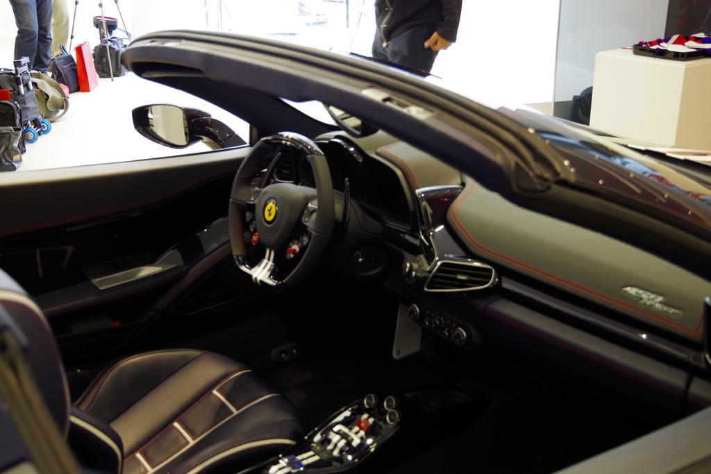 日本の「サムライ」をイメージしたテーラーメイド・プログラム版の「４５８スパイダー」