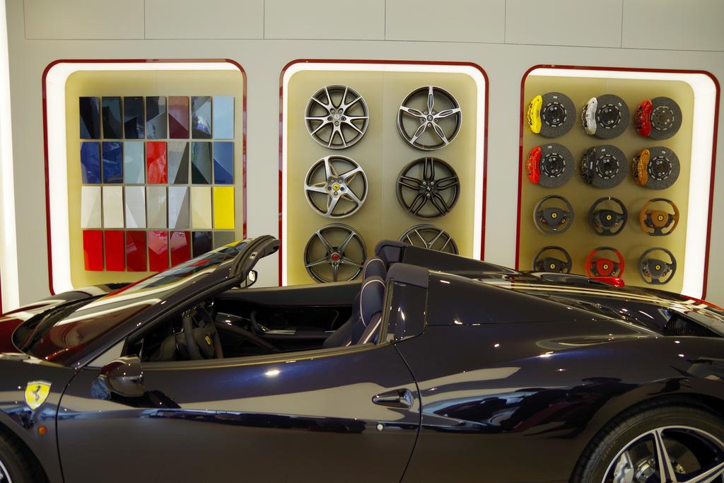 日本の「サムライ」をイメージしたテーラーメイド・プログラム版の「４５８スパイダー」