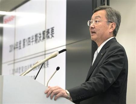 ２０１４年度第１四半期決算について記者会見する、シャープの高橋興三社長＝１日午後、東京都港区