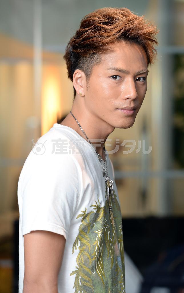 音楽アーティスト、登坂広臣（とさか・ひろおみ）さんは映画の主題歌「ＯＨ＿ＭＹ＿ＬＩＴＴＬＥ＿ＧＩＲＬ」を歌う尾崎豊の大ファン。「この映画は僕の財産です」＝２０１４年７月２９日、東京都目黒区（鴨川一也撮影）