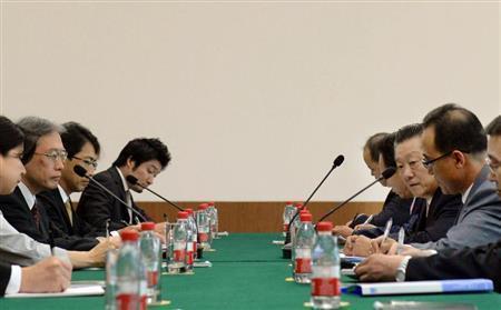 ７月１日に北京の北朝鮮大使館で開かれた日朝政府間協議＝２０１４年、中国・首都北京市（共同）