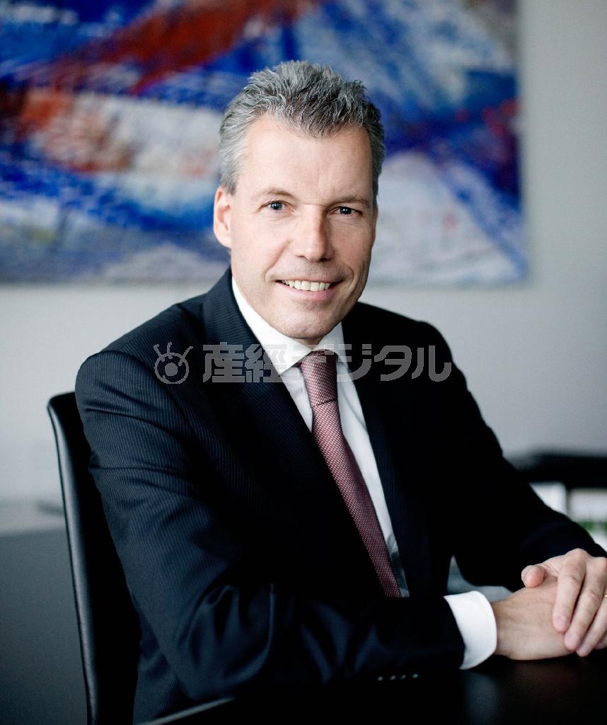 英国の超高級自動車「ロールス・ロイス」ＣＥＯ（最高経営責任者）、ドイツ人のトルステン・ミュラー・エトヴェシュ氏＝２０１０年１月２０日（内藤泰朗撮影）