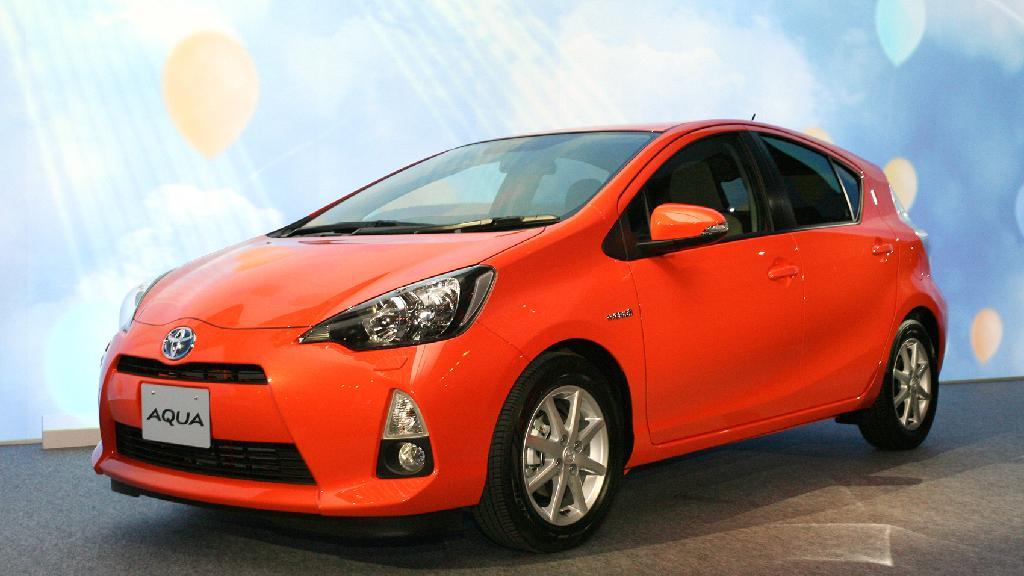 トヨタ自動車の「アクア」（小野淳一撮影）