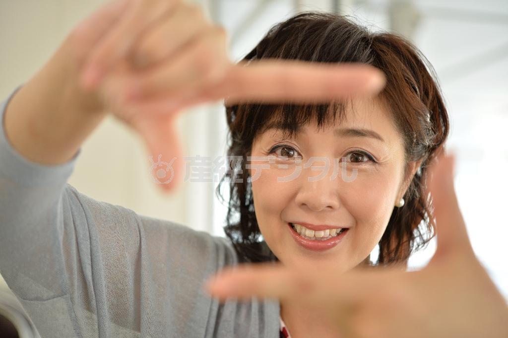 女性の活躍できる社会の実現に向け、ＮＰＯ活動などに取り組むタレントの菊池桃子氏。９月上旬の内閣改造では閣僚起用も取り沙汰される＝２０１３年８月２８日、東京都港区（戸加里真司撮影）