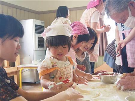 ピザで子供たちを笑顔に（提供写真）