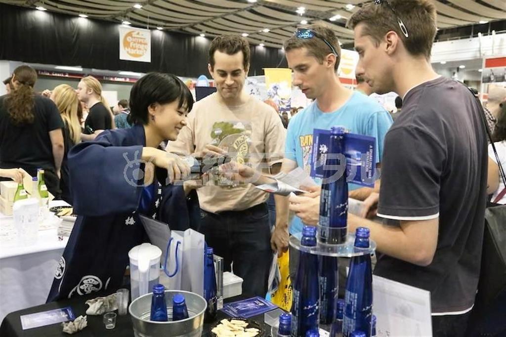 首都ロンドンで行われたイベント「ハイパー・ジャパン２０１４」の欧州コスプレ・パレードに集まったコスプレ・ファンたち＝２０１４年７月２７日、英国（ハイパー・ジャパン事務局提供）