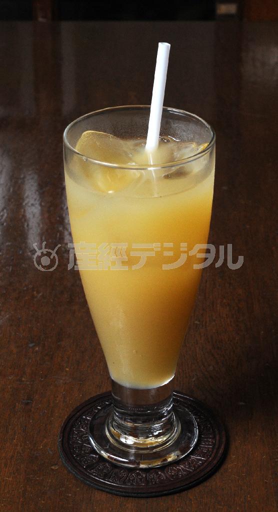 果物の貴婦人と呼ばれる洋なしをふんだんに使った「ラ・フランスジュース」＝２０１４年７月２２日、京都市下京区（柿平博文撮影）