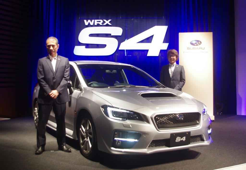 富士重工業の新型スポーツセダン「ＷＲＸＳ４」＝２５日、東京都渋谷区の同社本社