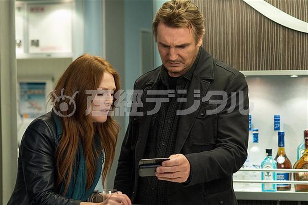 【かざすンＡＲ（視聴無料）】映画「フライト・ゲーム」（ジャウム・コレット＝セラ監督）。９月６日公開（レオエンタープライズ提供）。（Ｃ）２０１４＿ＴＦ１＿ＦＩＬＭＳ＿ＰＲＯＤＵＣＴＩＯＮ＿Ｓ．Ａ．Ｓ．－ＳＴＵＤＩＯＣＡＮＡＬ＿Ｓ．Ａ．