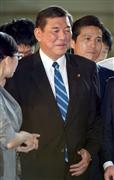 官邸に入った石破茂幹事長＝２９日午前、首相官邸（酒巻俊介撮影）