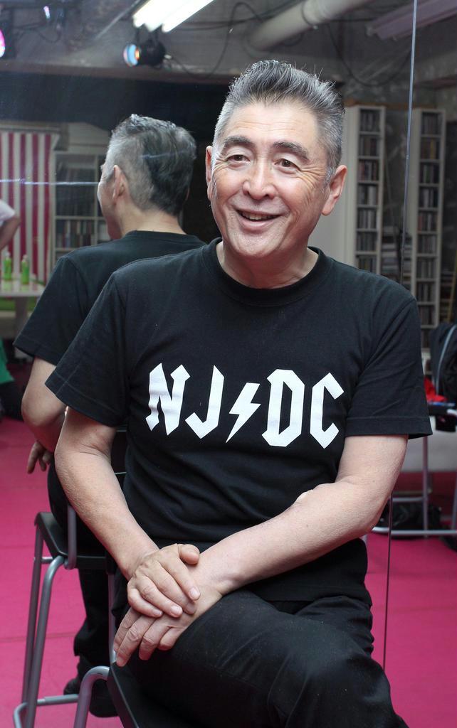 「限界を作るのも破るのも自分」と話す演出家の中村龍史さん＝東京都港区（野村成次撮影）