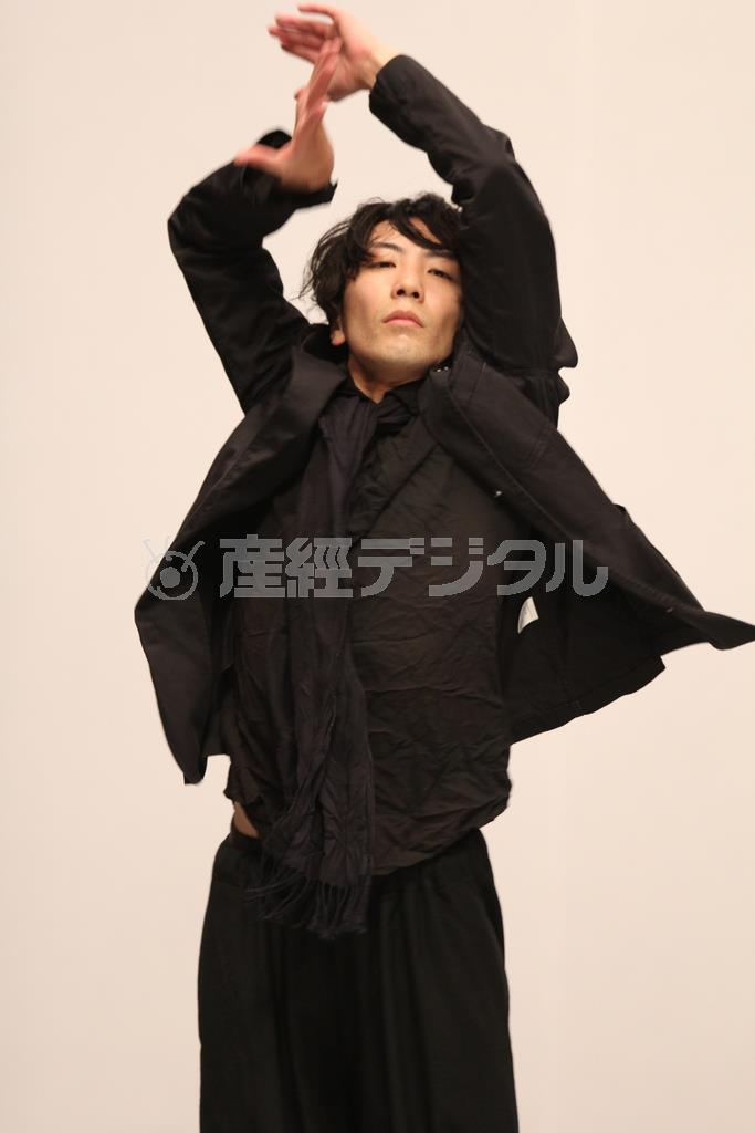 ＤＡＺＺＬＥを主宰する長谷川達也さん。振付の日本一を決めるコンテスト「Ｌｅｇｅｎｄ＿Ｔｏｋｙｏ（レジェンドトーキョー）」で優勝するなど、ダンサーとしても振付師としても日本を代表するアーティストの一人＝２０１４年８月１３日、東京都葛飾区のかつしかシンフォニーヒルズ（田中幸美撮影）