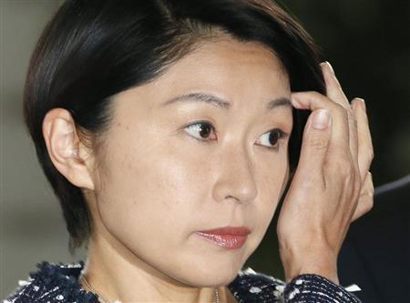 第２次安倍改造内閣の閣僚呼び込みで、首相官邸に入る小渕（おぶち）優子経産相＝２０１４年９月３日午後、東京都千代田区（共同）