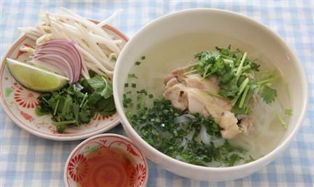 フォー・ガー。※５１９ｋｃａｌ、塩分３．８グラム（ニョクマムなしの場合、５１５ｋｃａｌ、塩分２．７グラム、１人分）