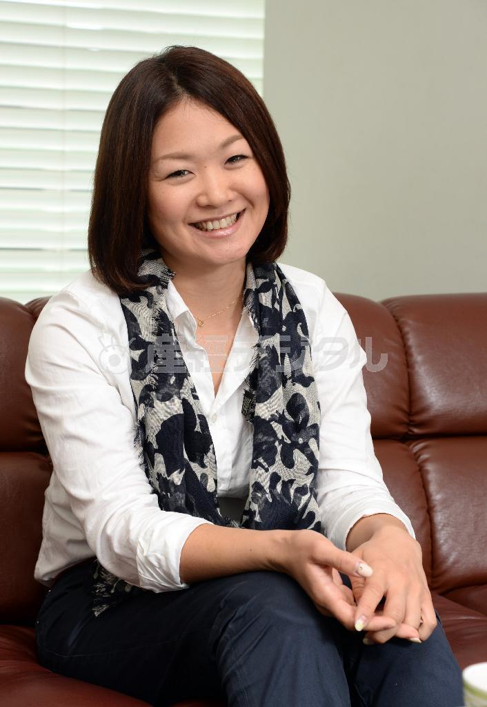 五輪のこと、パラリンピックのことを本音で語り合う、パラリンピック女子走り幅跳びの佐藤真海（まみ）さん＝２０１４年３月３１日、東京都千代田区（大橋純人撮影）