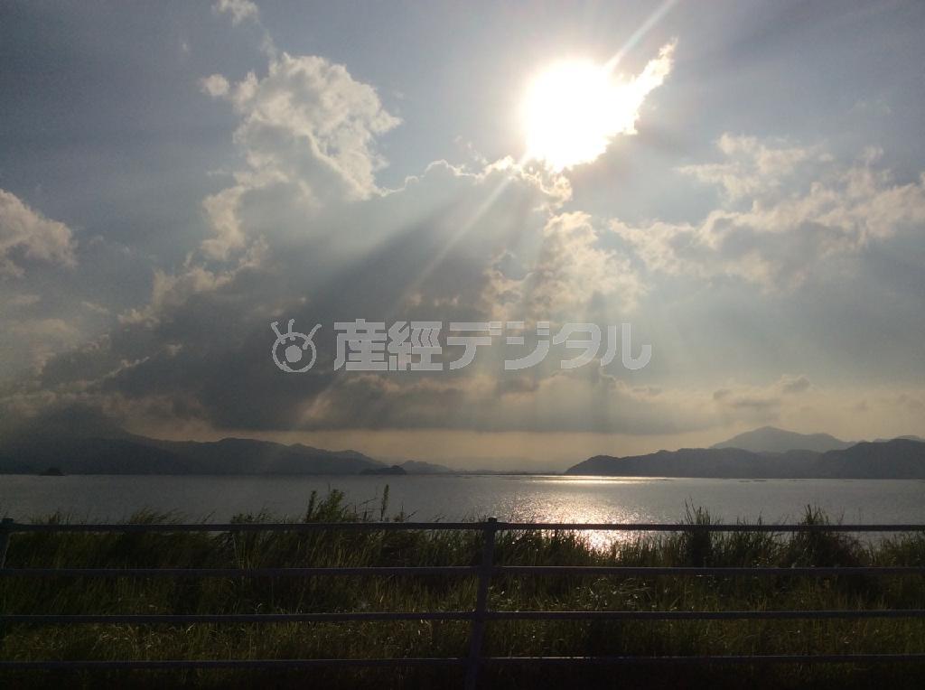 先日、福岡県行橋市（ゆくはしし）に行った時、北九州空港での一枚。素直な気持ちで撮りました（柳家花緑さん撮影）