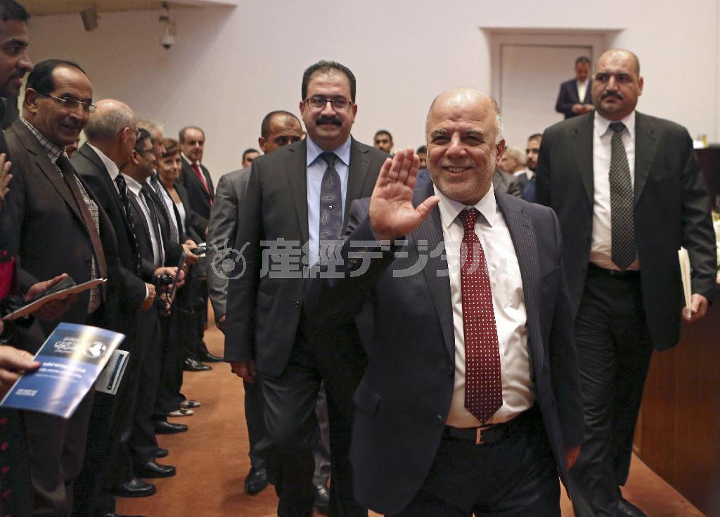イラクの首都バグダッドで連邦議会に出席するハイダル・アバディ首相＝２０１４年９月８日（ロイター）