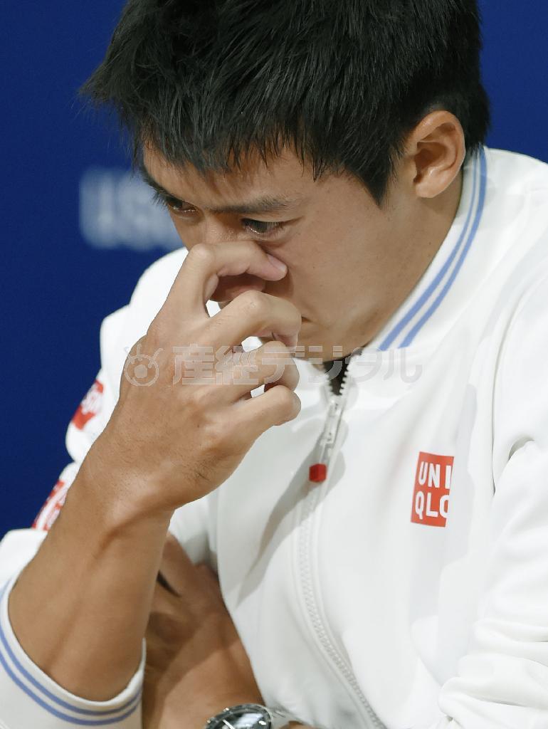 試合後の会見で、錦織圭（にしこり・けい）を少し目を潤ませ、悔しさをにじませた＝２０１４年９月８日、米ニューヨーク（共同）