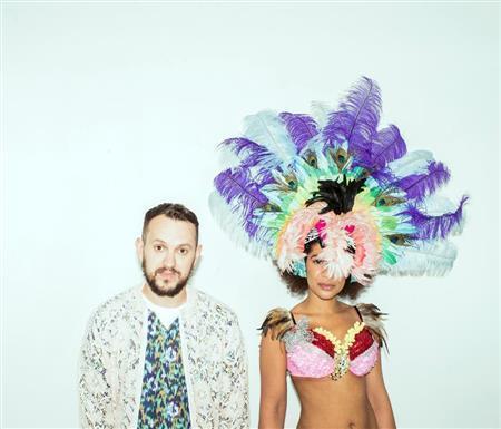 男女ユニット、アヌーシュカ＝２０１４年４月６日（提供写真）