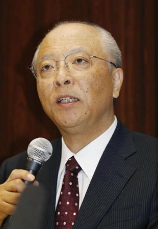 記者会見する朝日新聞社の木村伊量社長＝１１日午後、東京都中央区