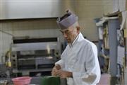「ロイヤルリゾートマリンビュー南熱海」の料理長を務める岩崎氏。４０年のキャリアを持つ