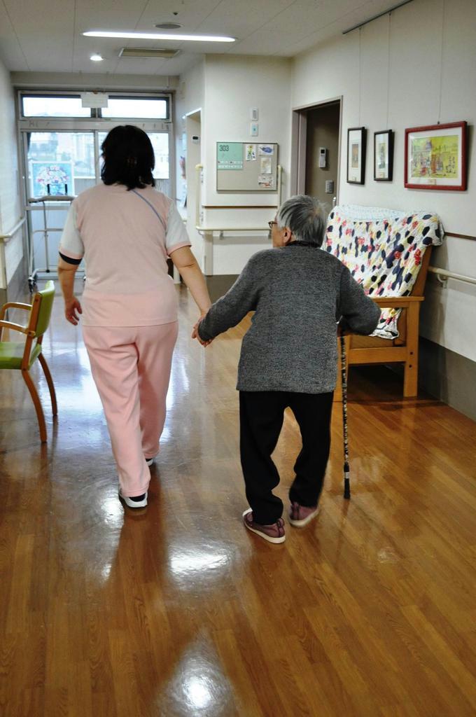 高齢者のけがは介護が必要となる原因にも（本文とは関係ありません）