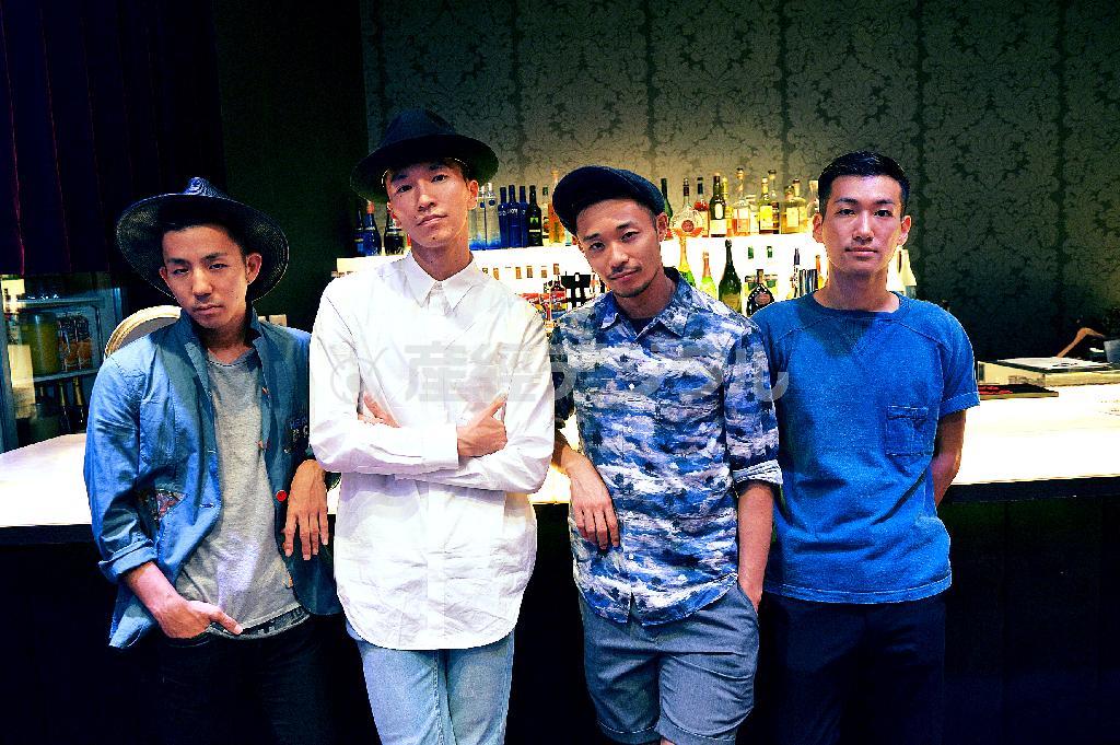 ４人組、シットキングスのメンバー、（右から）ＫＡＺＵＫＩ、ＮＯＰＰＯ、ＳＨＯＪＩ、ＯＧＵＲＩ＝２０１４年８月３０日（提供写真）