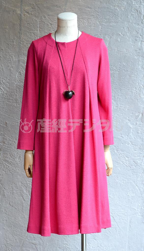 ウールジャージー素材のドレス（４万２０００円）は、ちょっとしたお出かけにも。※価格はすべて税別です＝２０１４年９月４日、東京都港区（寺河内美奈撮影）