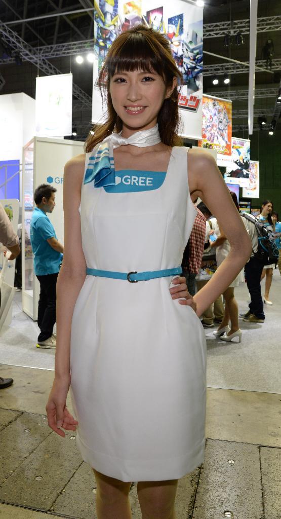 東京ゲームショウで会場を彩るコンパニオン「ＧＲＥＥ」ブースにて＝18日、千葉市美浜区の幕張メッセ（撮影・大橋純人）